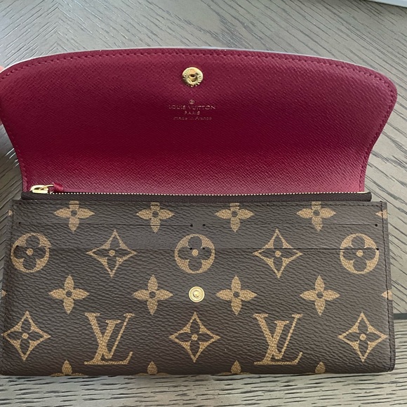 Louis Vuitton Emilie Wallet - Picture 3 of 16